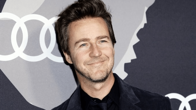 Edward Norton se junta ao elenco de Entre Facas e Segredos&nbsp;2
